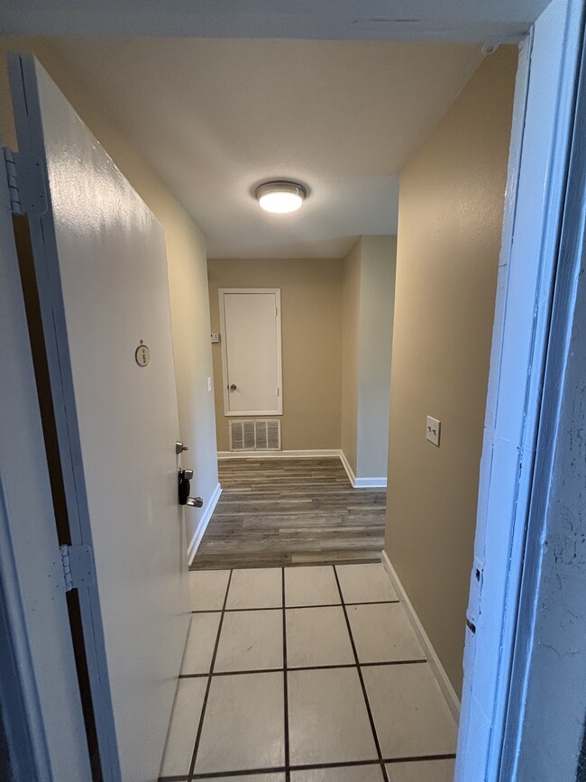 Building Photo - 2409 Barley Club Ct