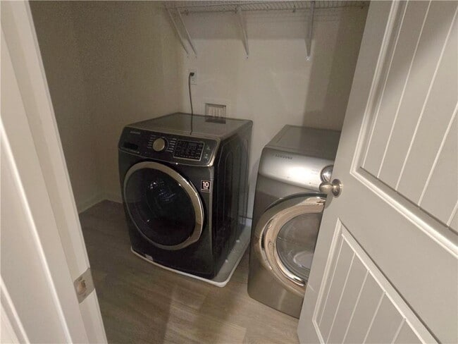 Building Photo - 5171 Woodland Rd