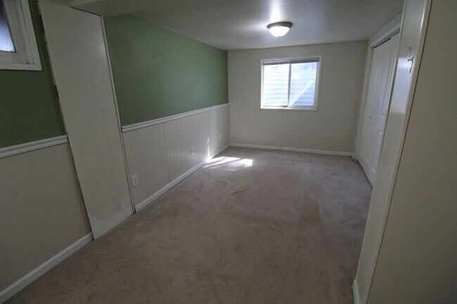 Building Photo - 10002 N Whitworth Dr