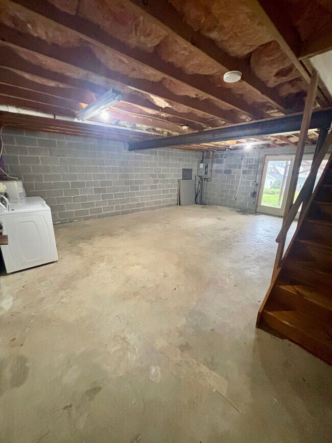 Building Photo - 4 Pheasant Ln