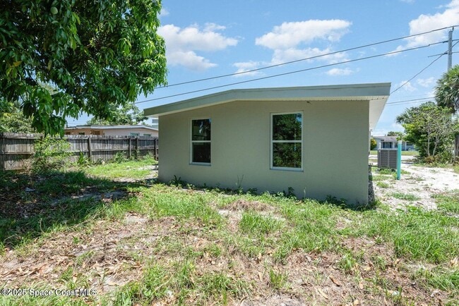 Building Photo - 2626 Sarno Rd