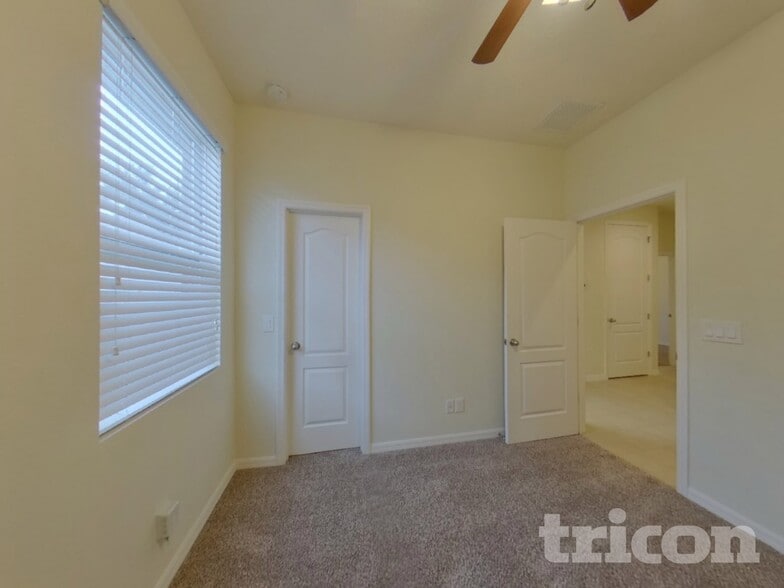 Building Photo - 697 Preakness Cir