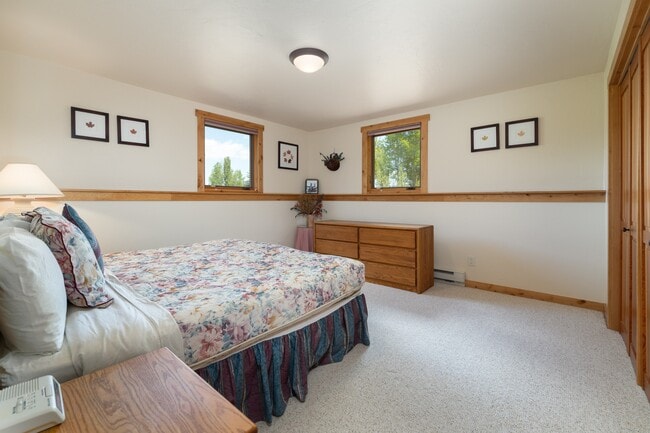 Building Photo - 8225 N Spring Gulch Rd