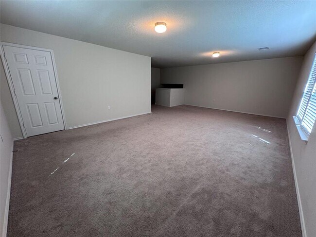 Building Photo - 11905 Reindeer Dr