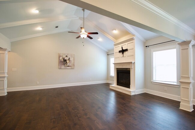 Building Photo - Cotswold S/D! 3Bed/2.5Bath Home with Fence...