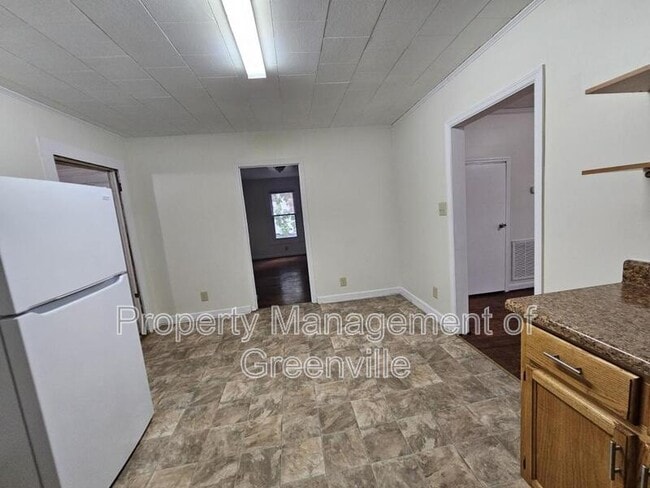 Building Photo - 248 S 719