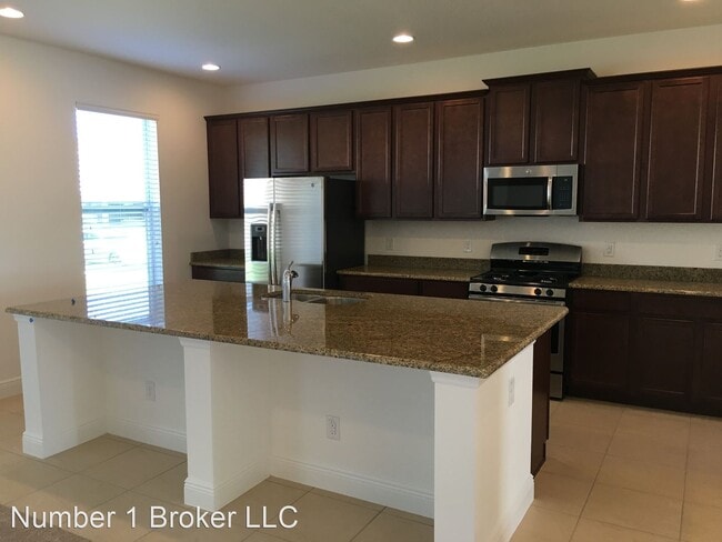 Building Photo - 5 br, 3 bath House - 14529 Driftwood Court