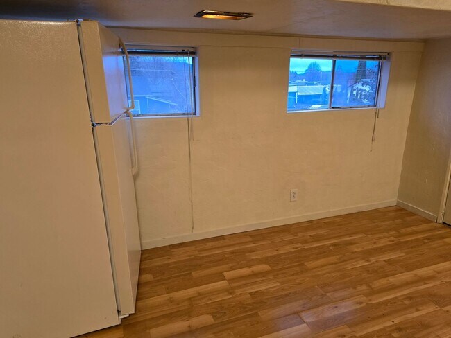 Building Photo - MY2435