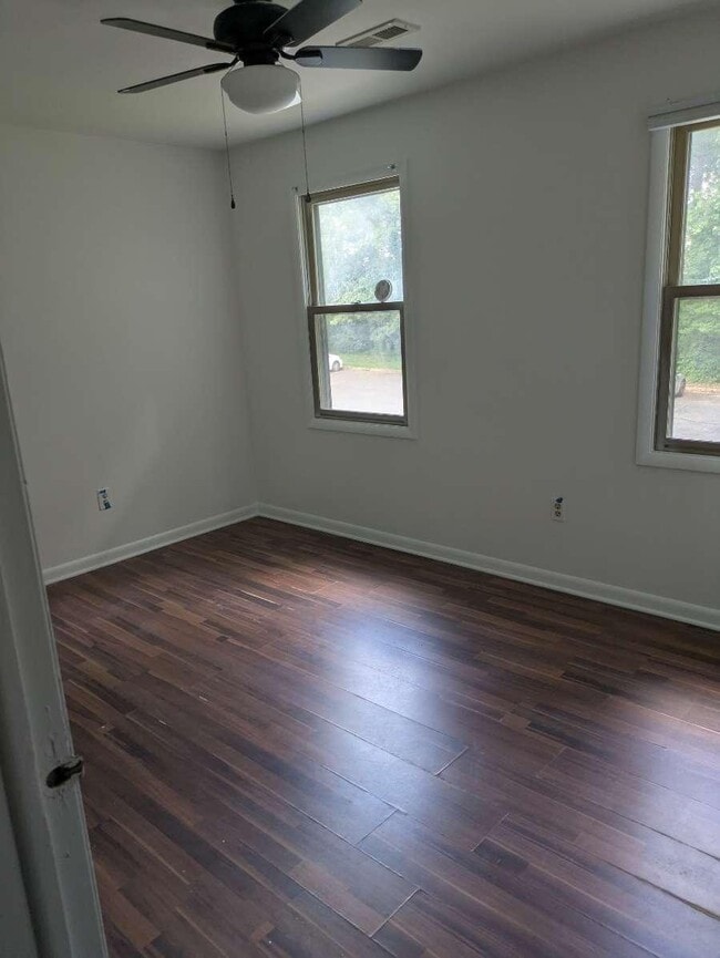 Building Photo - 5281 Daffodil Dr