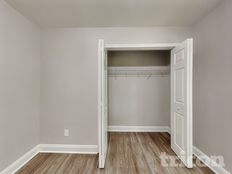 Building Photo - 821 Gore St