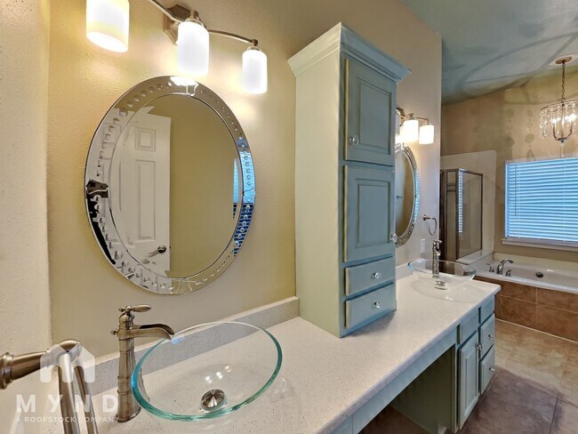 Building Photo - 3403 Shallow Grove