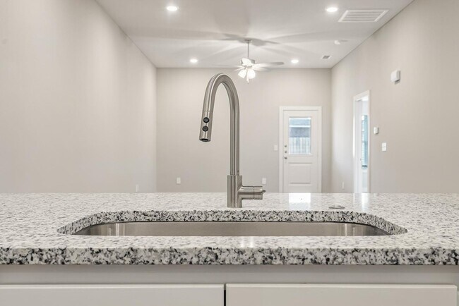 Building Photo - This Odessa Cutie is Move-In Ready!