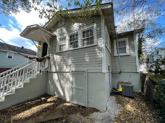 Building Photo - Cozy 3/1 House in South Rome
