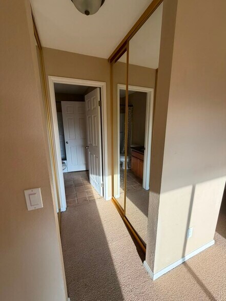 Building Photo - 7190 Shoreline Dr