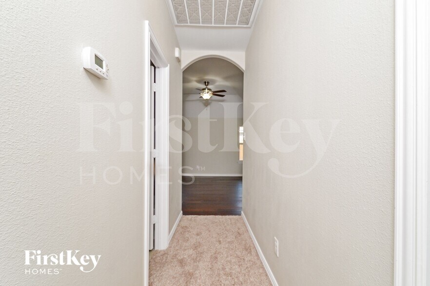 Building Photo - 1413 Heather Ln