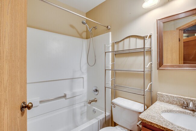 Building Photo - 2492 Dickens Dr