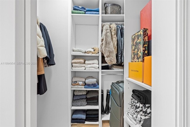 Building Photo - 1643 Brickell Ave