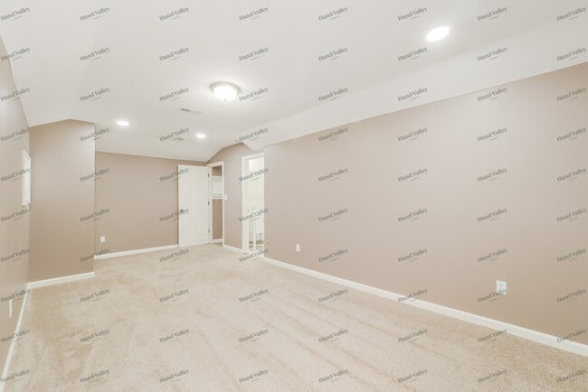 Building Photo - 5513 Hardy Ave