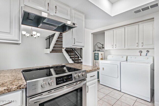 Building Photo - 3905 S Mill Ave