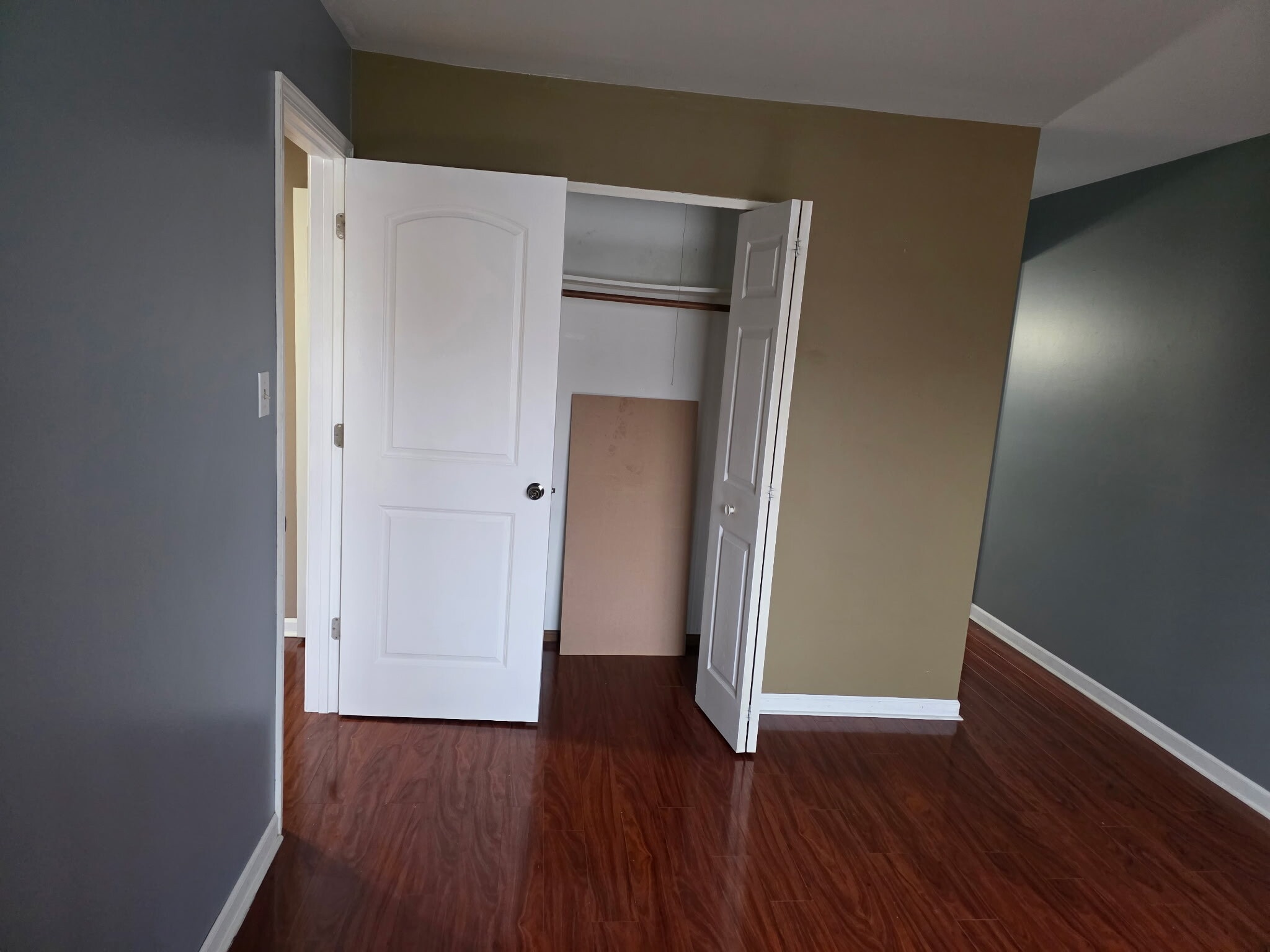 Master Bedroom - 8901 S Roberts Rd