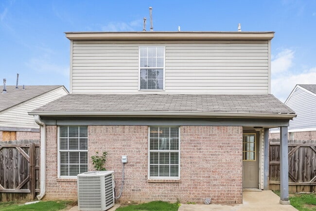 Building Photo - 4341 Barry Meadows Cove