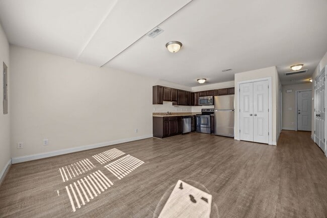 Building Photo - ONE MONTHS RENT FREE FOR THIS SPECIFIC 3 B...