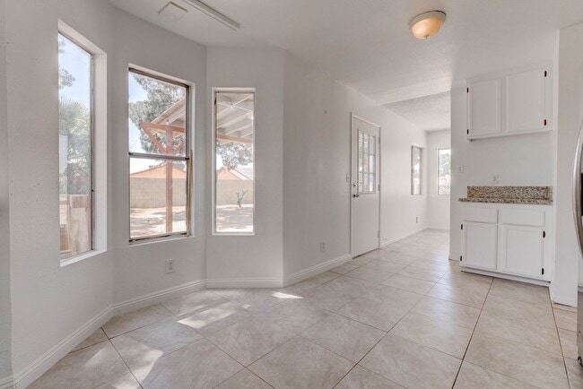 Building Photo - 5519 Myron Cir