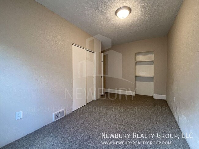 Building Photo - 39 Hickory St