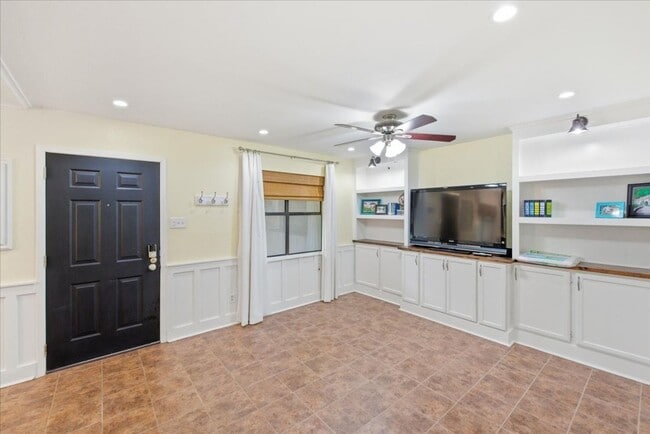 Building Photo - 1214 Baylor Ave
