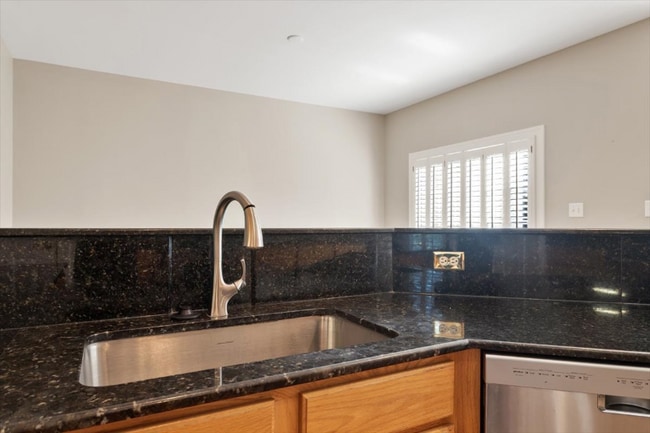Building Photo - 900 Kirkeenan Cir