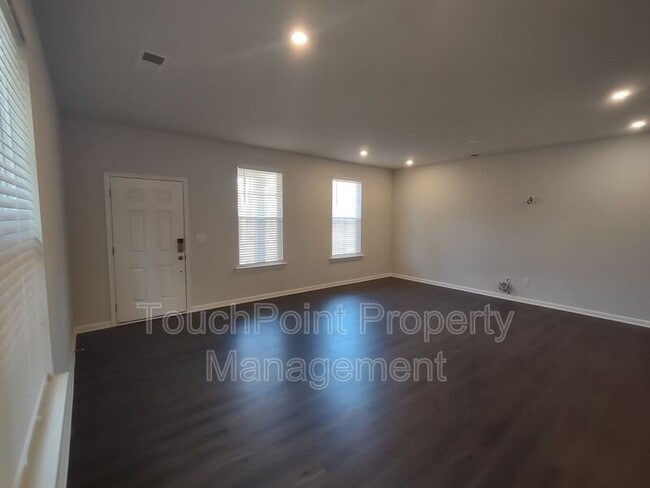 Building Photo - 7824 Nelson Rd