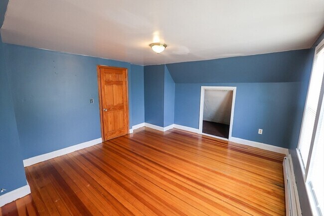 Building Photo - 7 Gayland St
