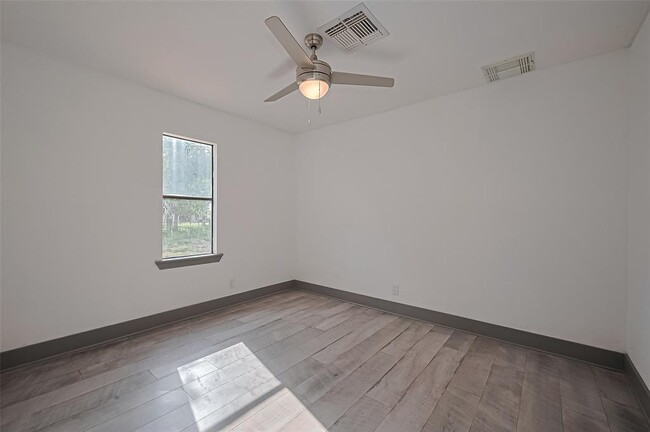 Building Photo - 22334 FM 762 Rd