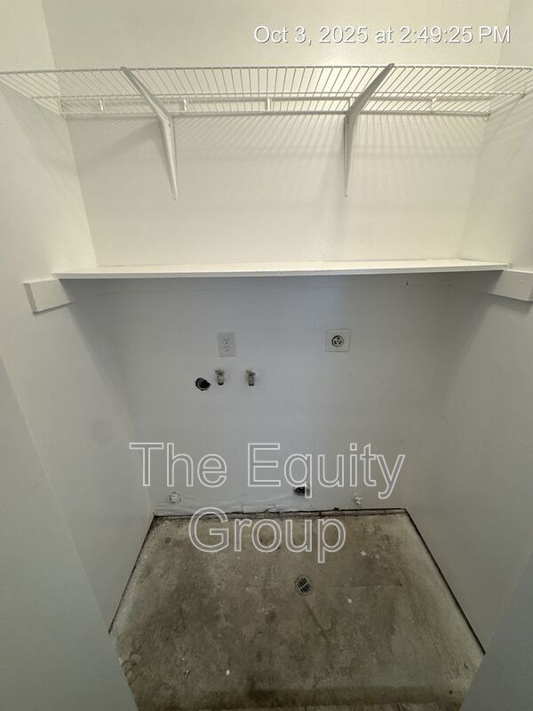 Building Photo - 2724 S Sallee Ct