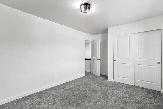 Building Photo - ? Spacious Snohomish Home with Luxury Features & Room to Live! ?