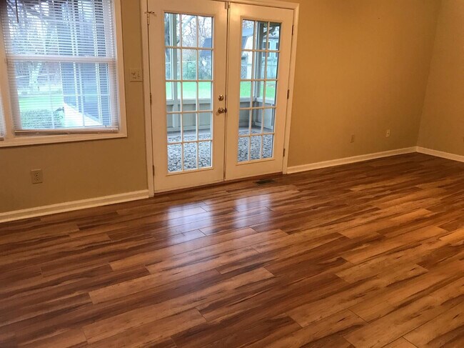 Building Photo - 312 McDowell Dr