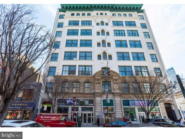 Building Photo - 1010 Arch St