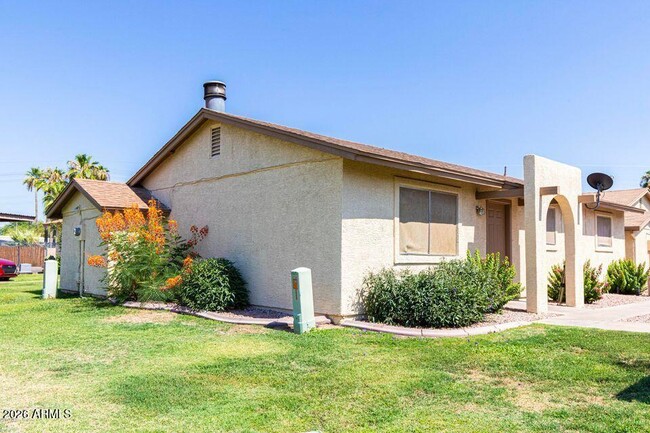 Building Photo - 2642 E Orange St.