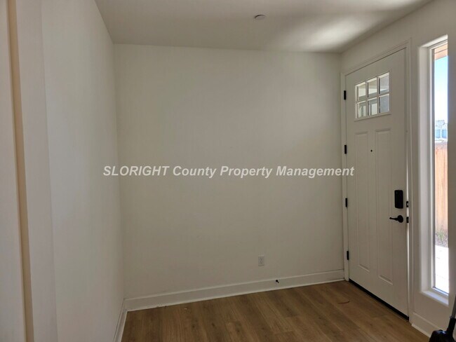 Building Photo - 1028 Forest St