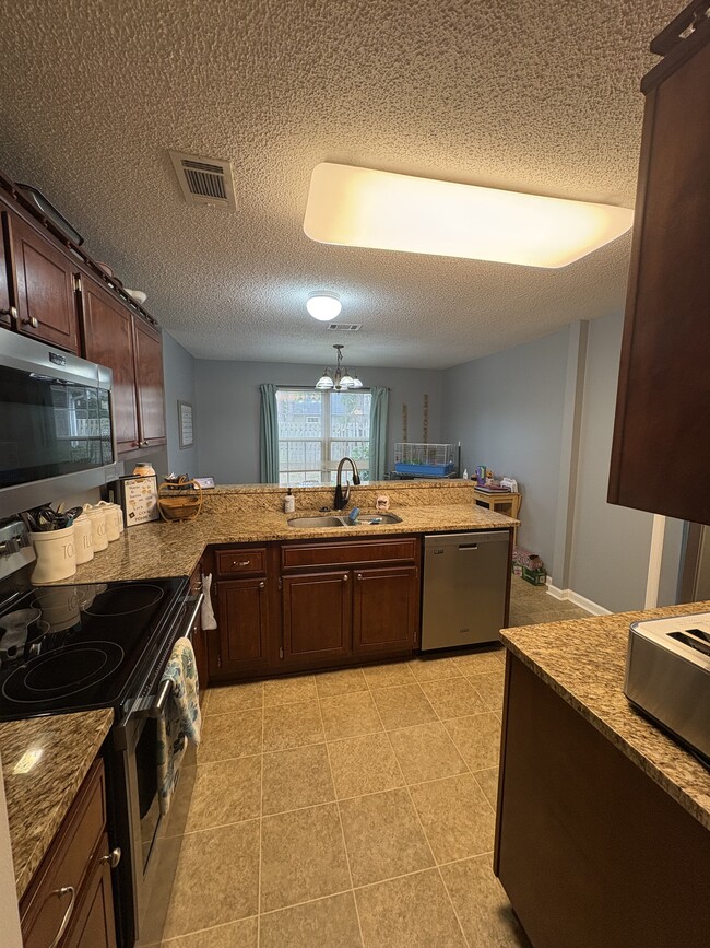 Building Photo - 106 Porter Way