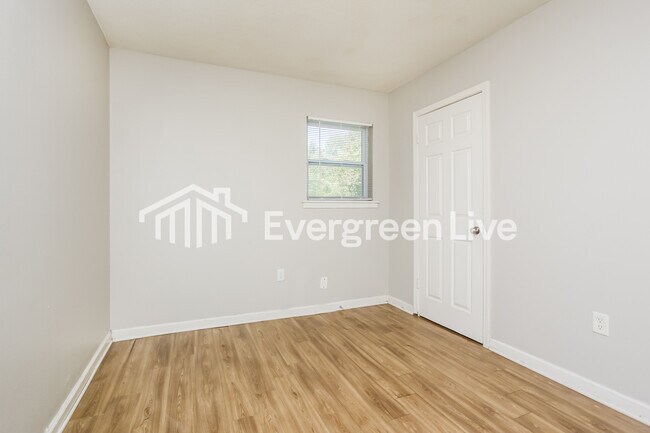 Building Photo - 4983 Appleville St