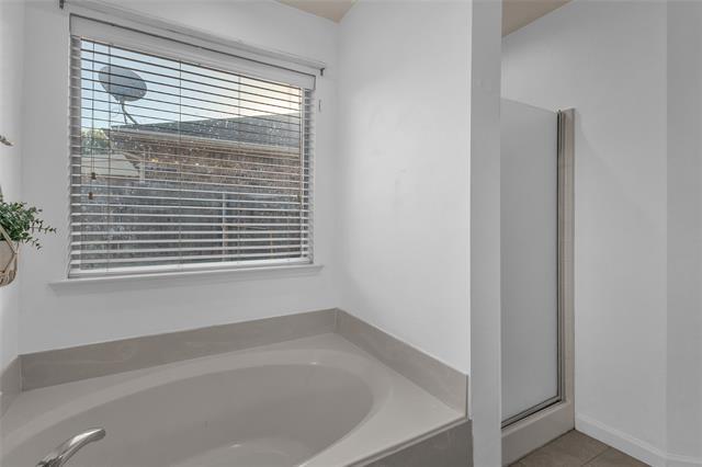 Building Photo - 2050 Lake Trail Dr