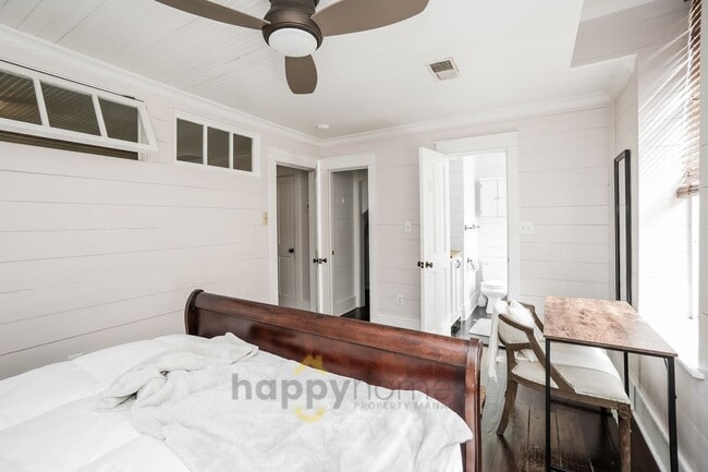 Building Photo - Fully Furnished, All Inclusive 1 Bedroom, 1 Bath Condo In the Heart of Downtown Charleston