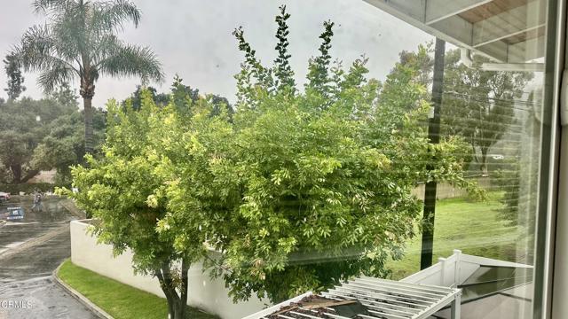 Building Photo - 2143 N Windsor Ave