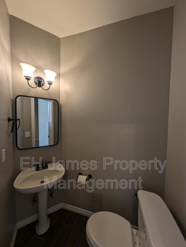 Building Photo - 9914 S 99th E Ave