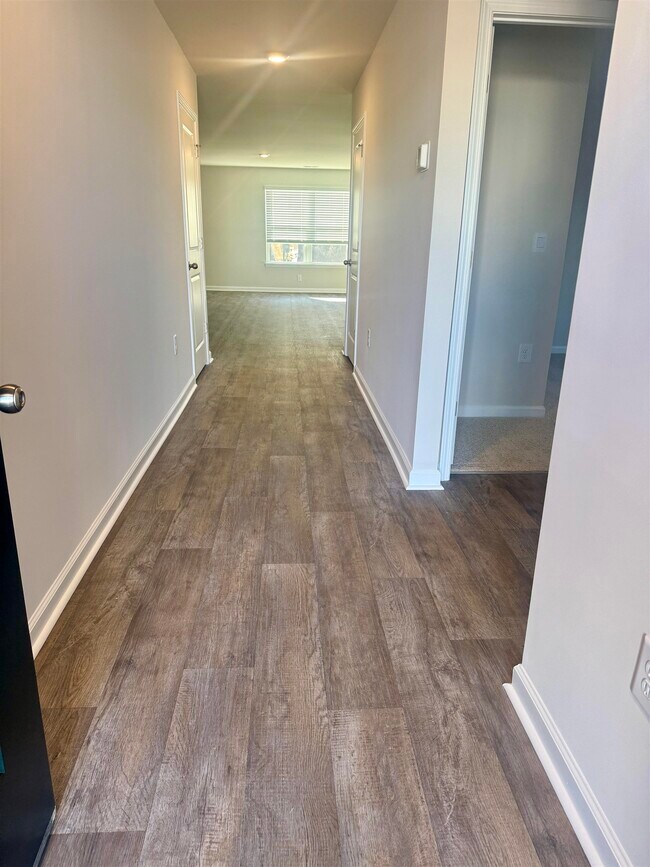 Building Photo - 390 Acosta Cir