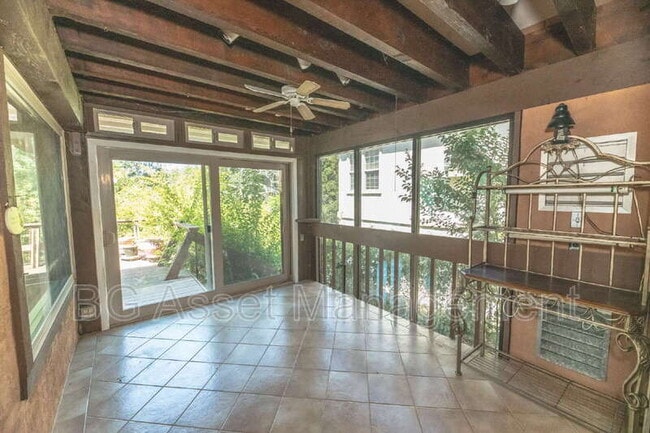 Building Photo - 1830 Weir Dr