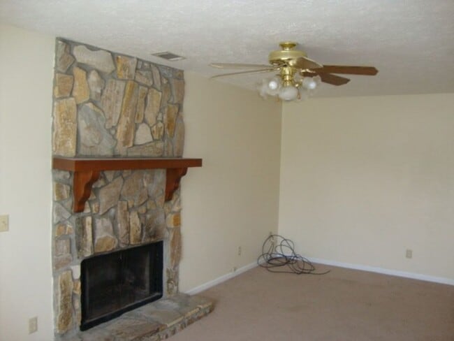 Building Photo - 930 Piercefield Dr