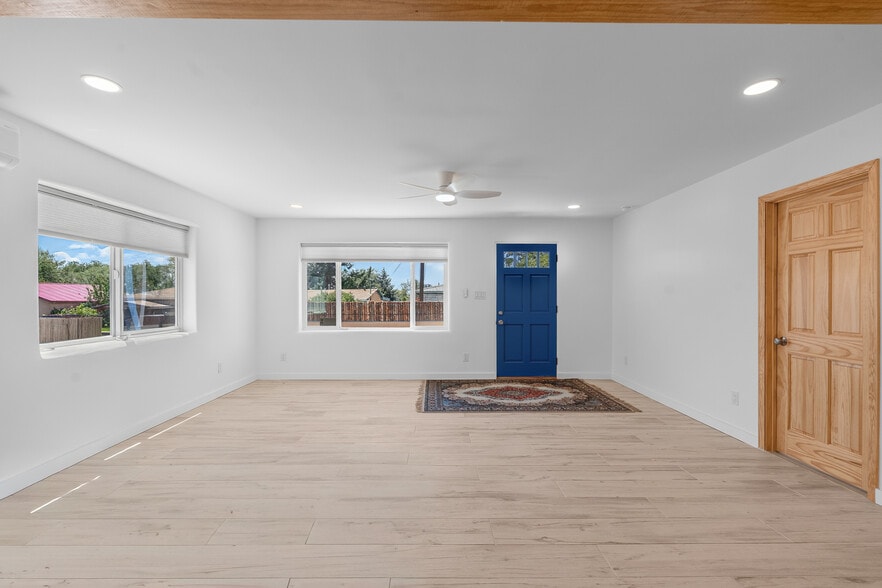 Living Room - 1707 Espinacitas St
