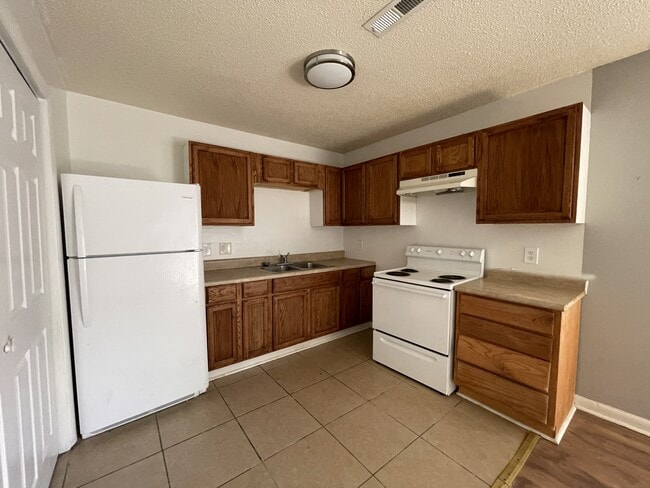 Building Photo - 4514 Bonnell Dr NW